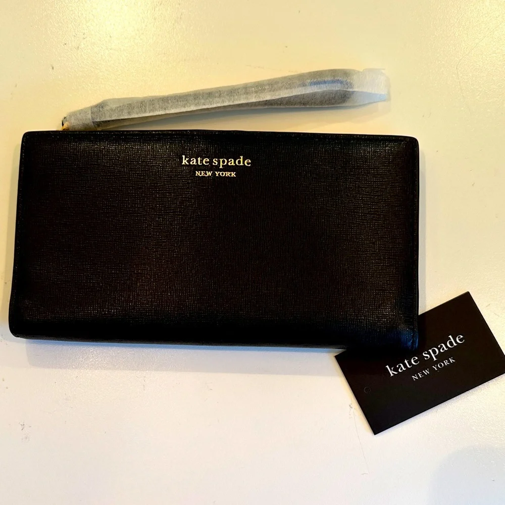 New Kate Spade Leather Black Wristlet Clutch.